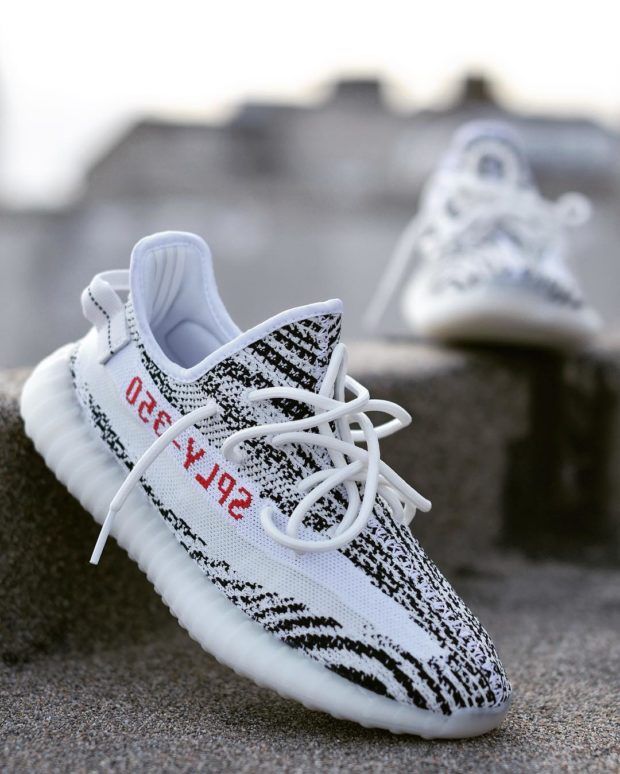 Yeezy 350 "Zebra"🦓