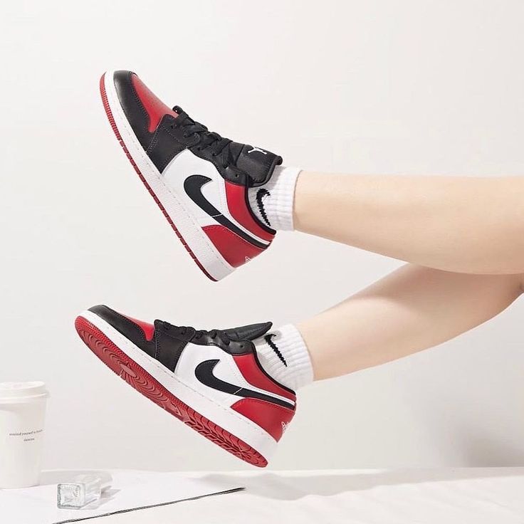 Jordan 1 Low "Bred Toe"