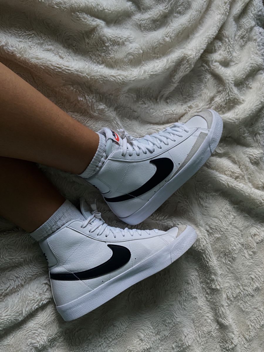 Nike Blazer Mid 77 "Black and White"